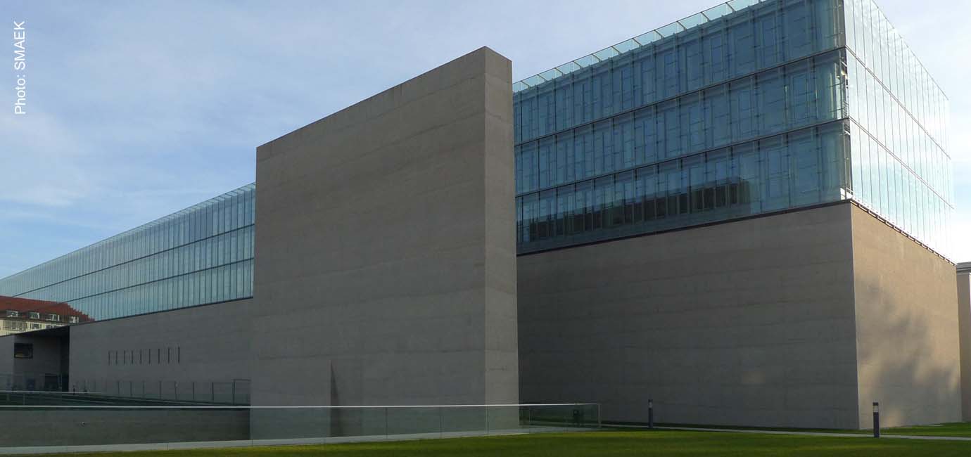 Staatliches museum Ägyptischer Kunst, Farbiger Sichtbeton, Strukturbeton, Betonfarbe